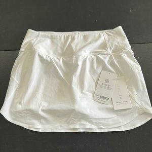 Athleta NEW WITH TAGS Run With It 14” Skort White Small